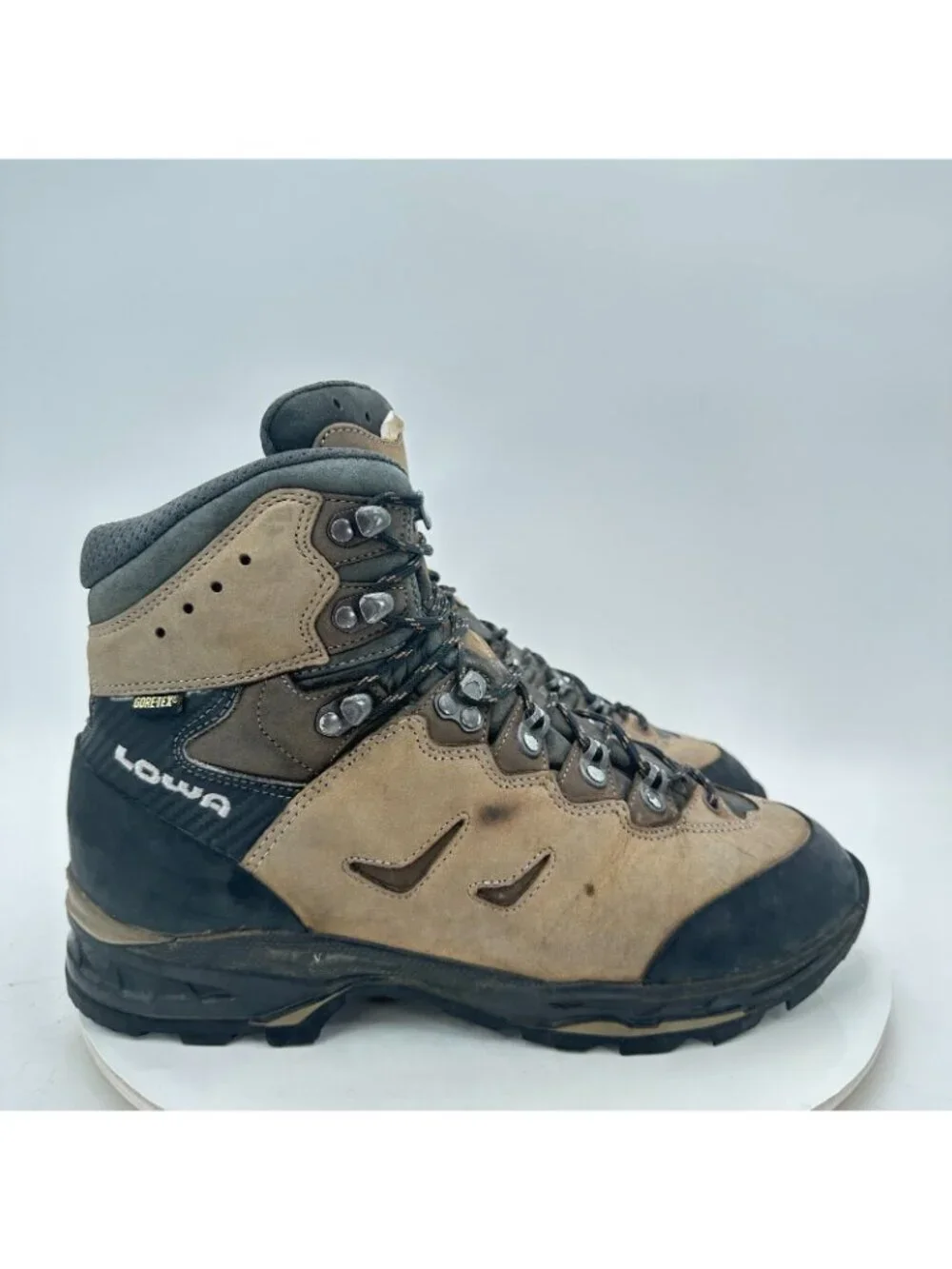 Lowa Caminos GTX Men Size 9.5 Brown Black Leather Vibram Sole Hiking Shoes